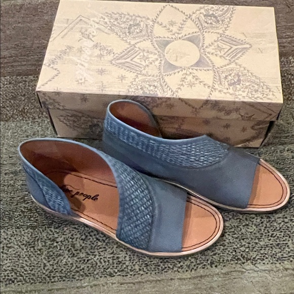 Free People Textured Mont Blanc Sandal - Picture 3 of 12